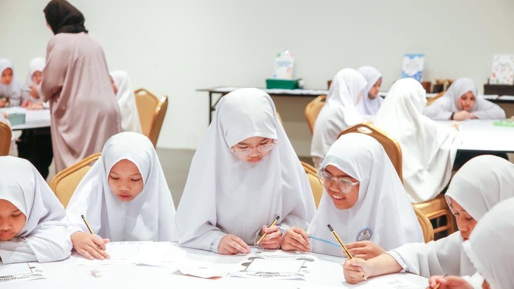 FIELD TRIPS TO BALAI KHAZANAH ISLAM SULTAN HAJI HASSANAL BOLKIAH (BKISHHB) AS A POPULAR DESTINANTION AMONG STUDENTS